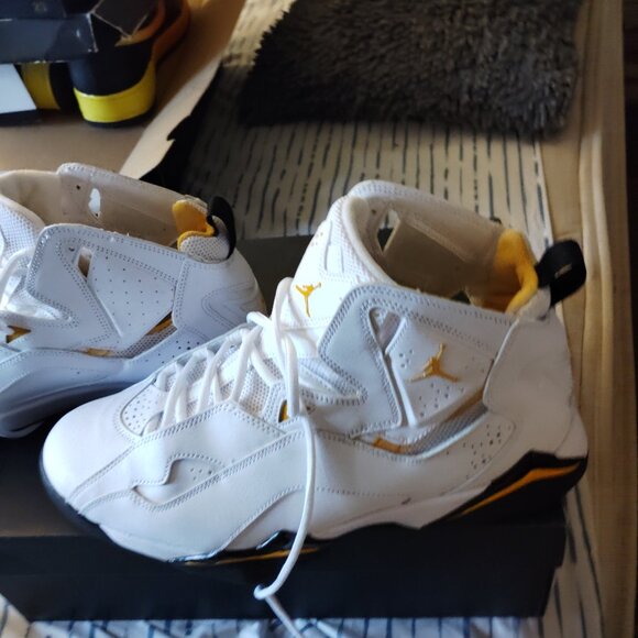 Jordan Brand new True Flight Sneakers - Picture 2 of 3